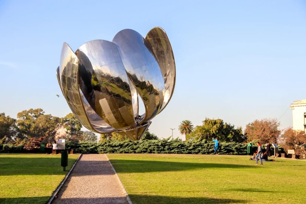 Floralis Generica sculpture in Buenos Aires